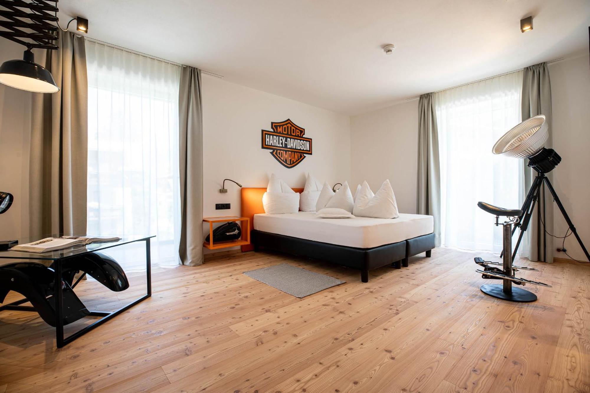 Al Plan, A Mountain Moving Hotel San Vigilio Di Marebbe Bilik gambar