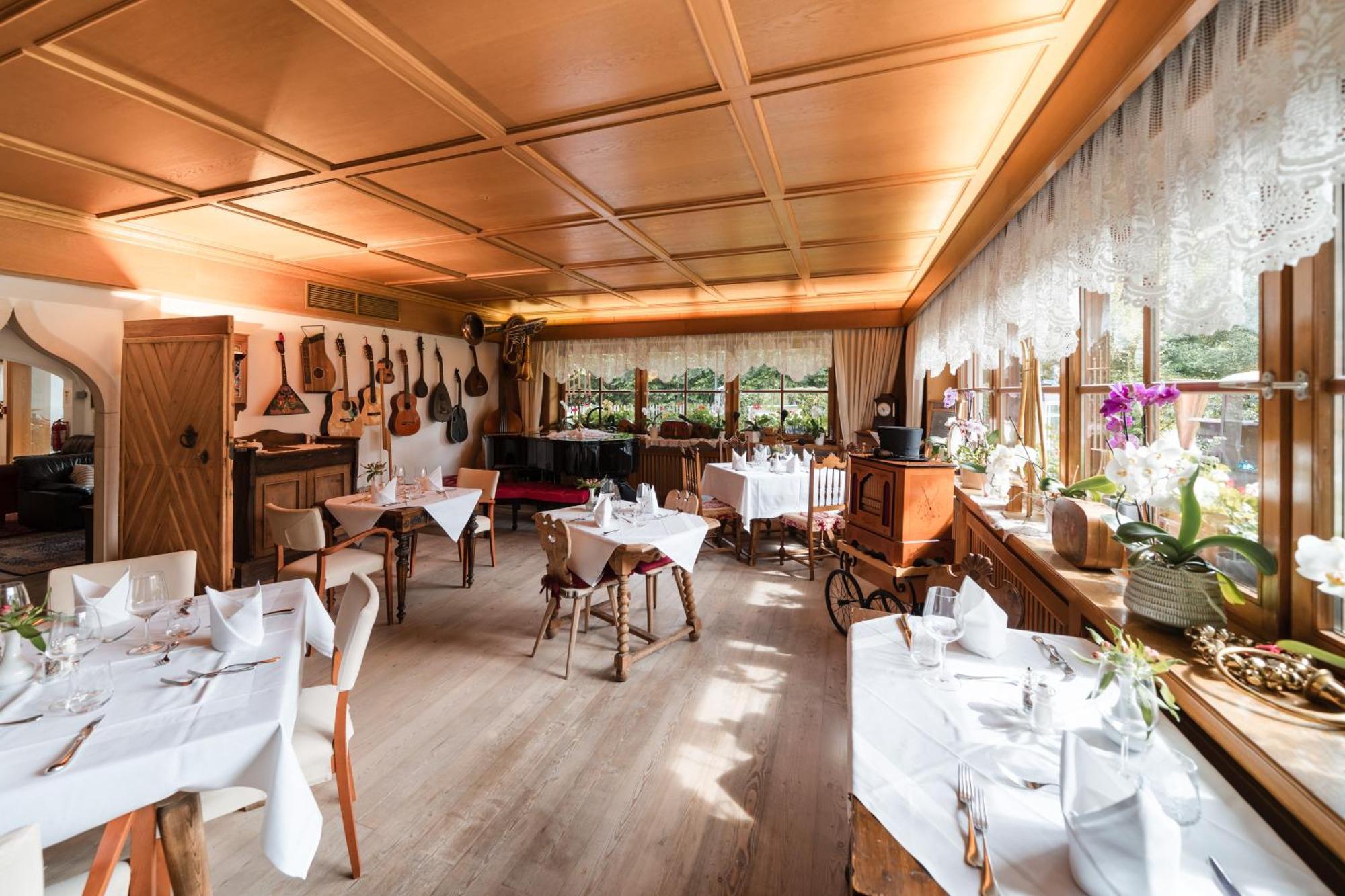 Al Plan, A Mountain Moving Hotel San Vigilio Di Marebbe Luaran gambar
