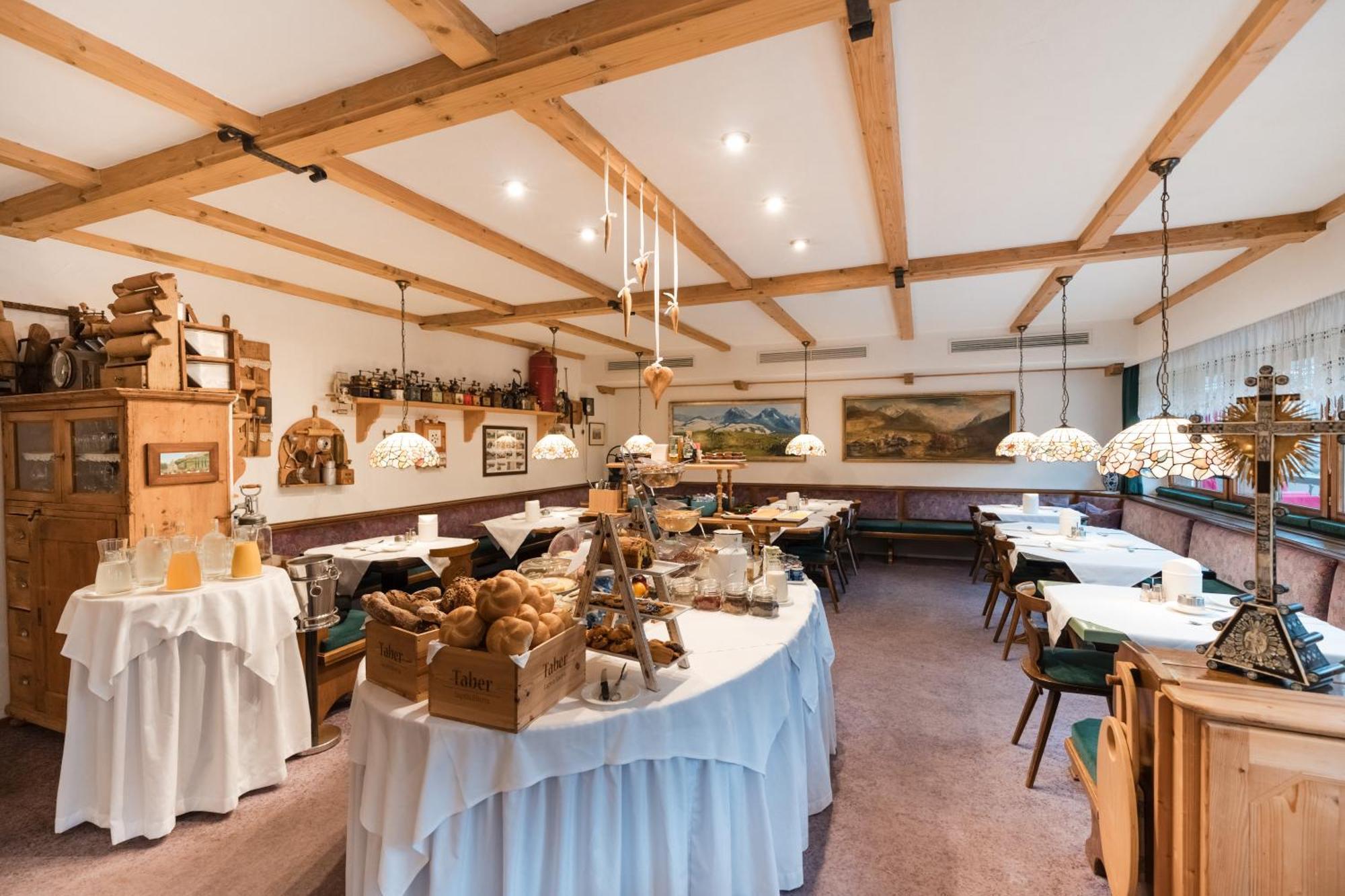 Al Plan, A Mountain Moving Hotel San Vigilio Di Marebbe Luaran gambar